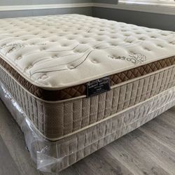 Queen Organic Cloud Edition Europillow Top 12inch Mattress And Boxspring!!