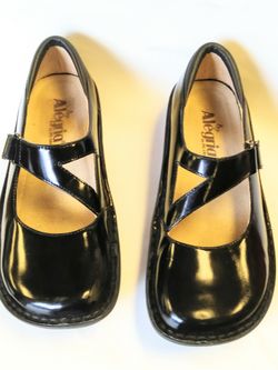 Alegria Black Wedge shoes Like New Sz 38 Sz 8