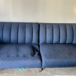 Futon Sofa / Convertible Daybed – Good Condition – Pickup Only ✨