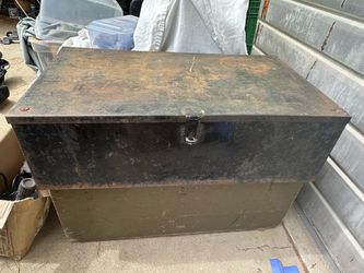 Metal trunk