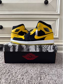 Jordan 1 New Love sz 10