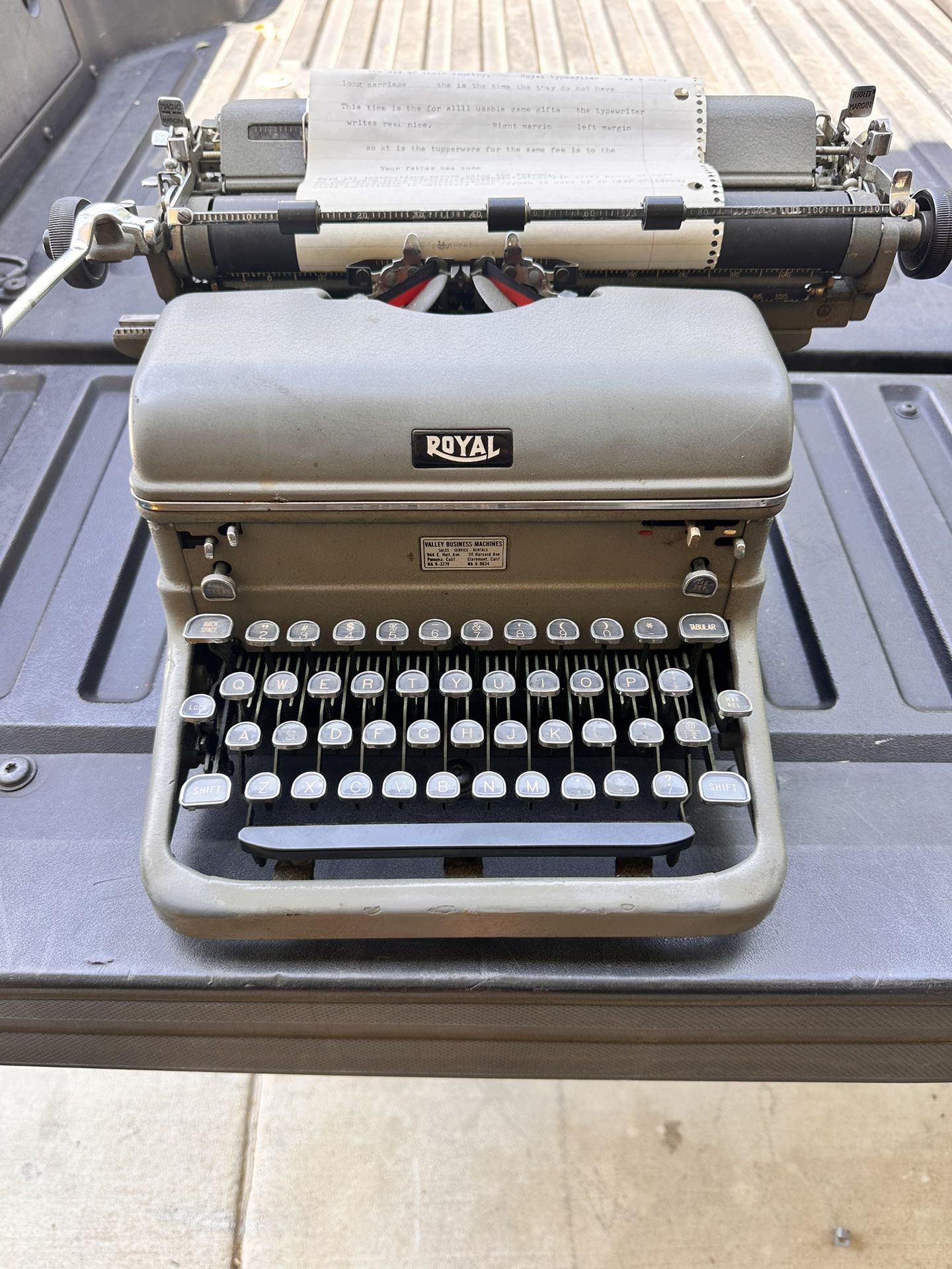 Vintage 1940’s Royal KMG Typewriter