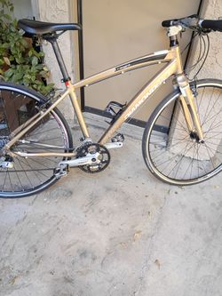 DIAMOND BACK INSIGHT 3 ROAD BIKE . EVERYTHING WORKS GOOD