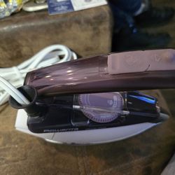 Rowenta Travel Iron, Pro Compact Stainless Steel Soleplate Hand Held Steamer Iron for Clothes, 200 Microsteam Holes, 1000 Watts Ironing, Steamer
