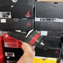 DS Gucci Rubber Pool Slides Black size 9.5