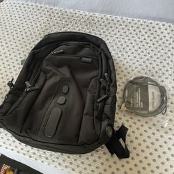 NEW - Targus Spruce EcoSmart Travel Laptop Backpack - 15.6 inch / 27 L + serialized combination cable lock