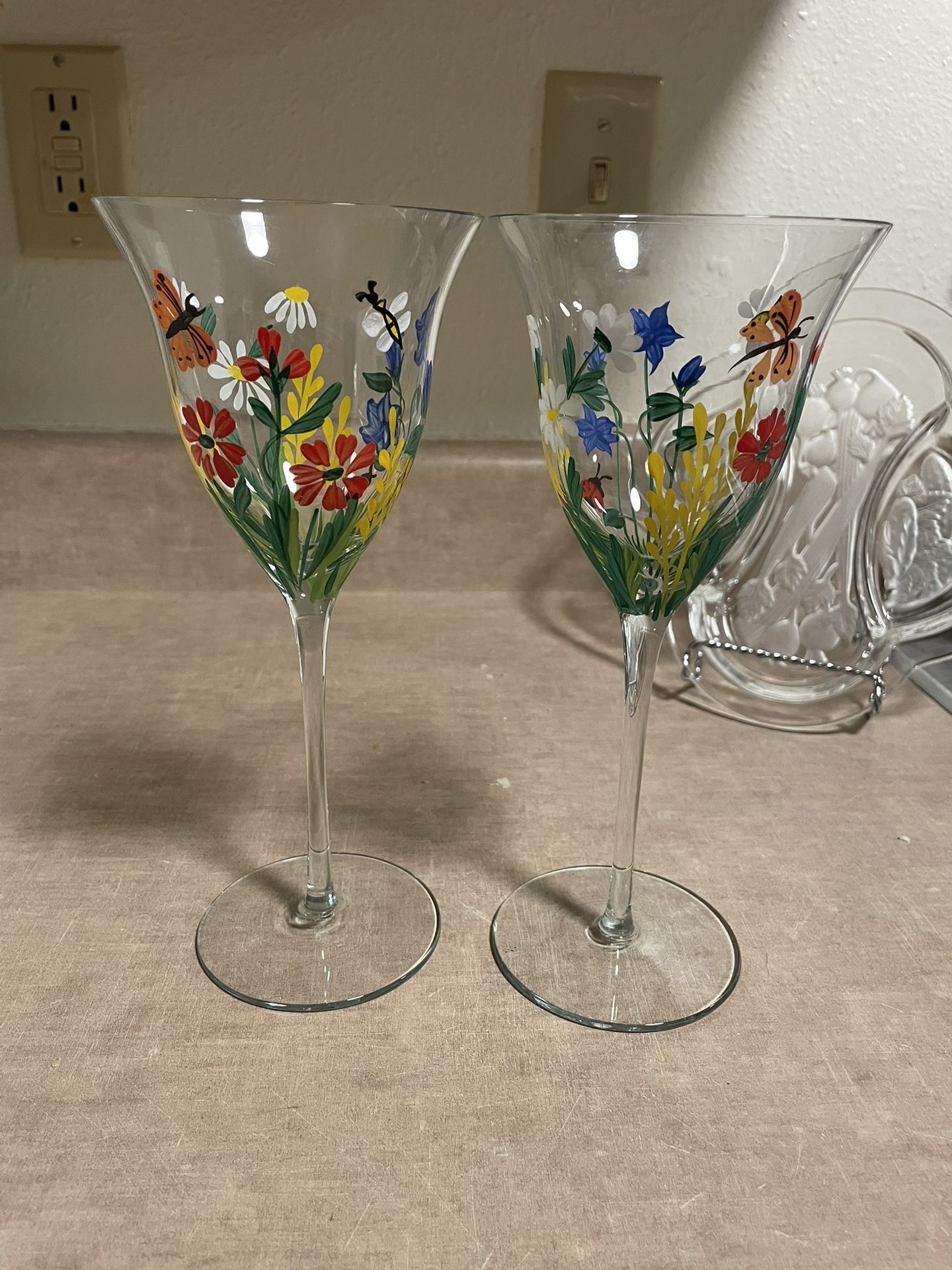 Hand Painted Set (2) Wine Glasses