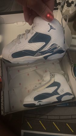 Nikes boys size 6