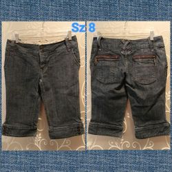 WOMENS DENIM LONG SHORTS SIZE 8
