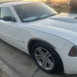 2006 Dodge charger V6