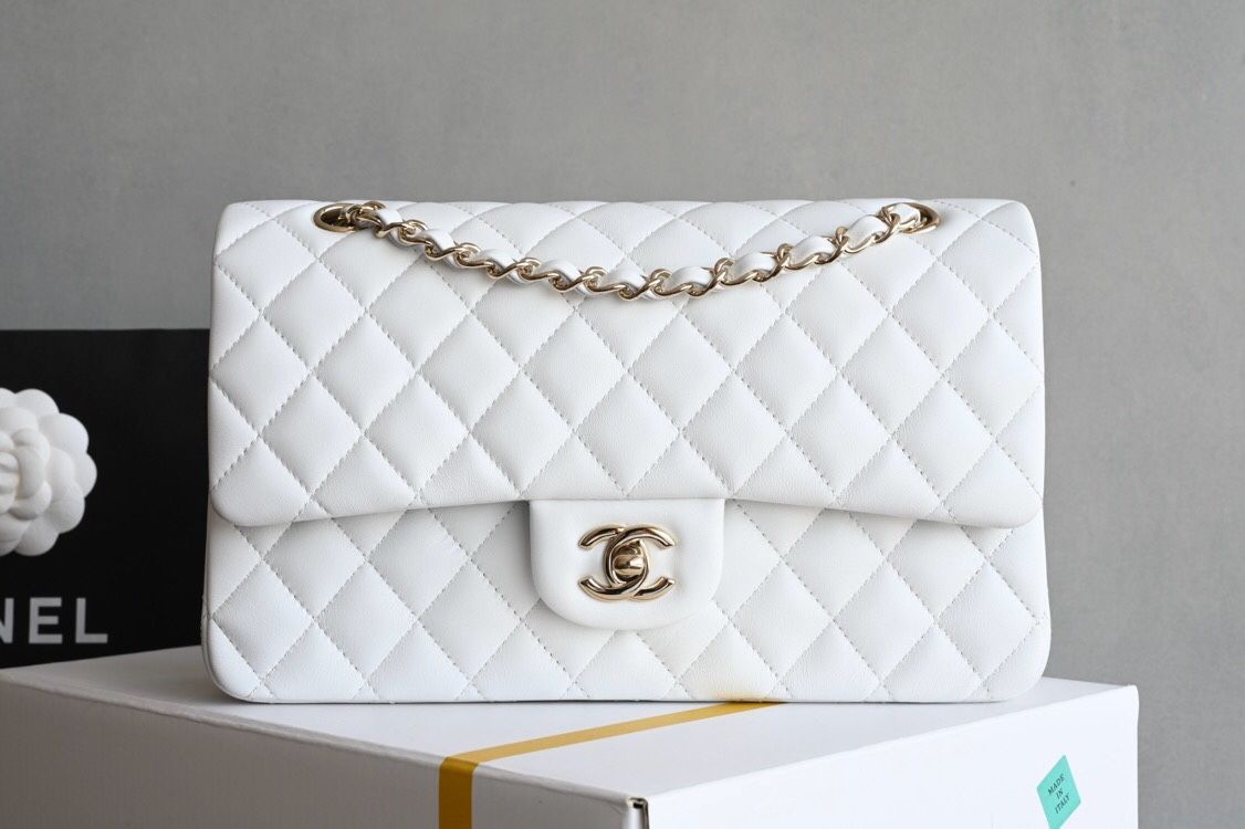 Delicate sheepskin, extremely delicate〰️ It needs to be taken care of! Good texture is worth cherishing. ”One Chanel cf in a lifetime is enough“ The b