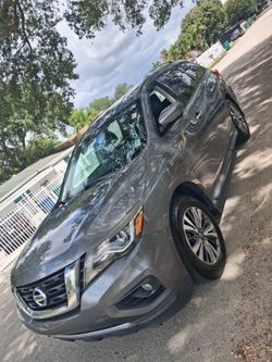 2017 Nissan Pathfinder