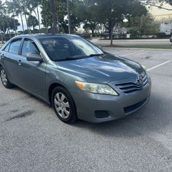 2010 Toyota Camry Le 