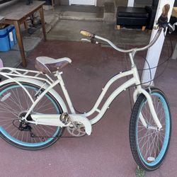 Schwinn Ladies Bike Beach cruiser 