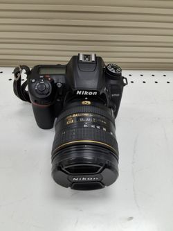 NIKON D7500 SLR Camera W/ Asscessories