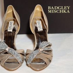 Badgley Mischka Vita Platinum Metallic Brand New