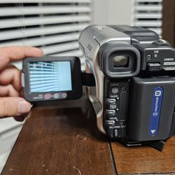 Sony Handycam CCD-TRV138