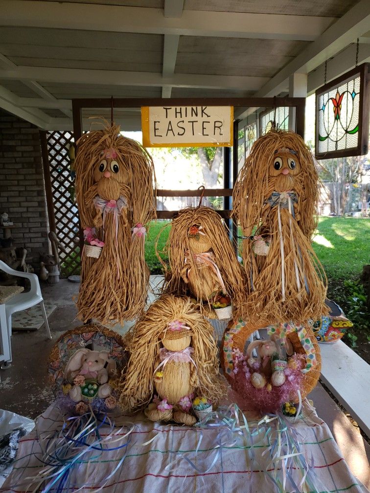 Raffia Easter Decoration