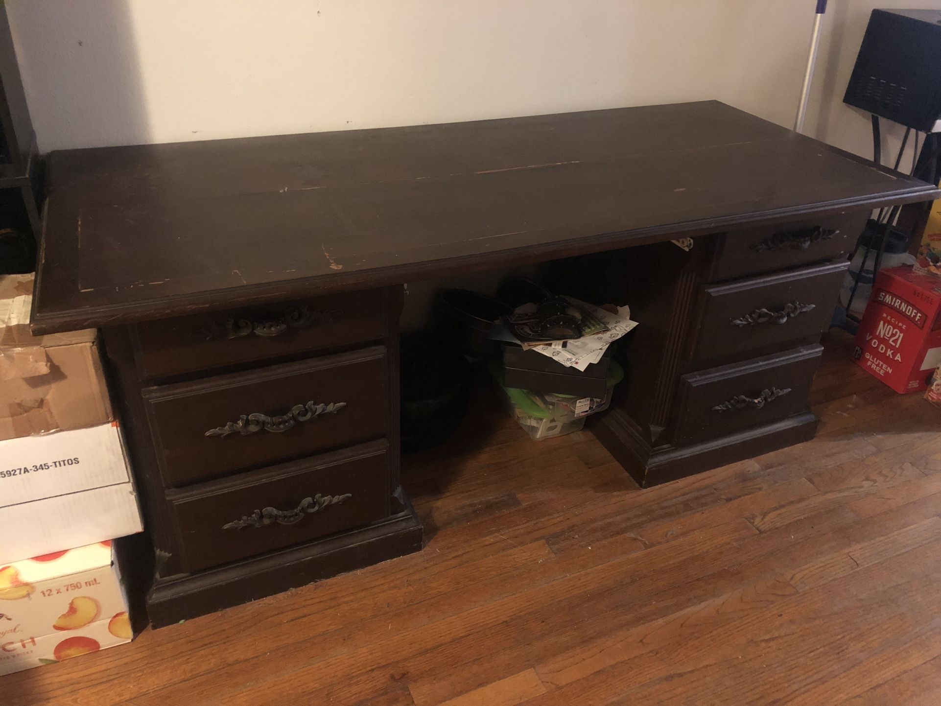 Sturdy Solid Wood Desk  Can Be Disassembled 