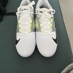 Nike Alpha Menace 4 Pro Cleats - Size 11.5