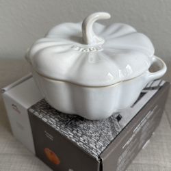 Staub Ceramic 0.5 qt, Pumpkin, Petite Dutch Oven, White