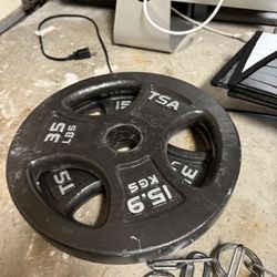 35lbs, 10lbs,5lbs and 2.5lbs Olympic Plates $1.00 A Pound