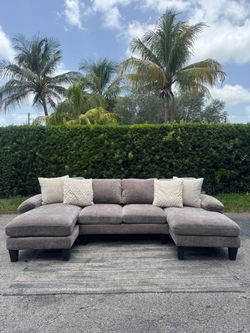 Gray Chenille U Shaped Sectional Sofa (Delivery Available)