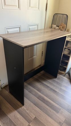 Simple Study Desk, Colombian Walnut