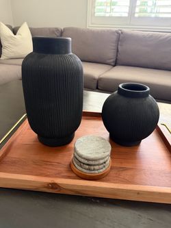 Threshold vases