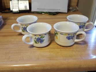 Coffee mug tea four of them $3