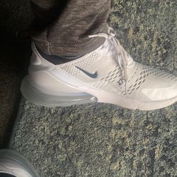 Nike 270