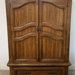 Three Piece Bedroom Suite Plus Mirror