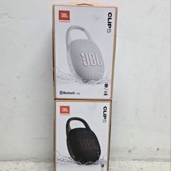 JBL Clip 5!! Black and white color available 
