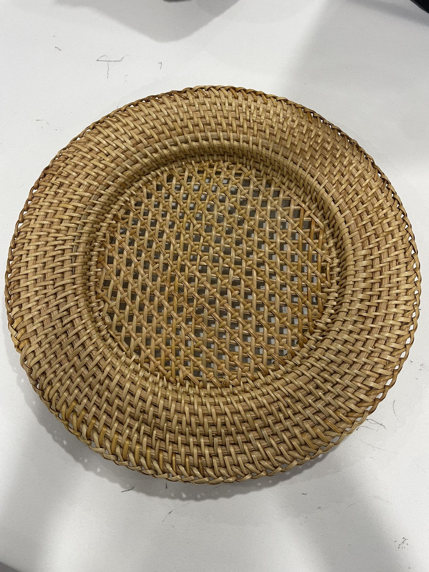 Rattan Chargers (120)