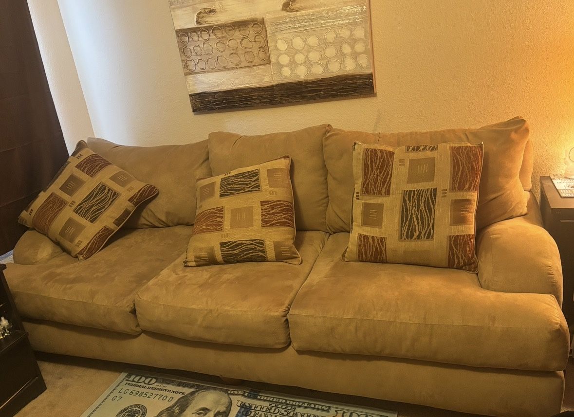 Tan Sofa Bed / Pull-Out Couch – Good Condition