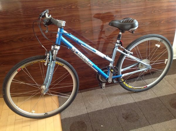 schwinn mens trailway 28 hybrid bike