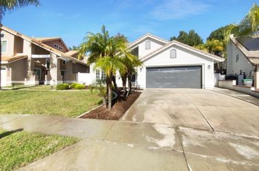 Unit 3303 | 3 bd | 3 ba | 2,365 sqft
3303 Deaver Dr
Corona, California 92882