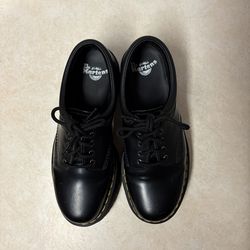 8053 Doc Martens