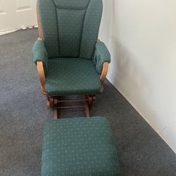 Sillon mecedora de madera como Nuevo