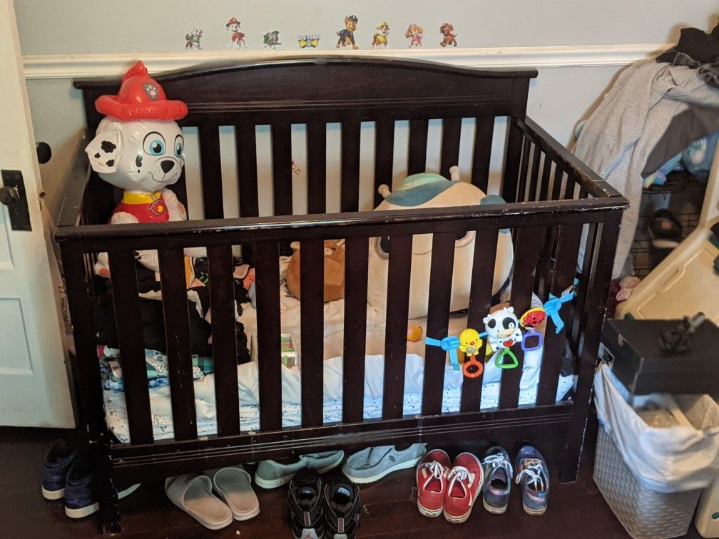 Modern Baby Crib 