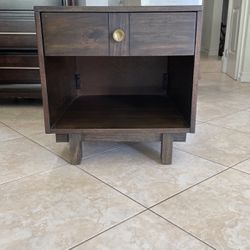 Broylhill End Table