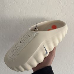 Nike mind size 9 men Light Bone