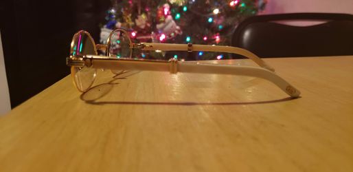 All White And Gold Cartier's🐃🐃 BUFFS FLAWLESS 53/22💵💵