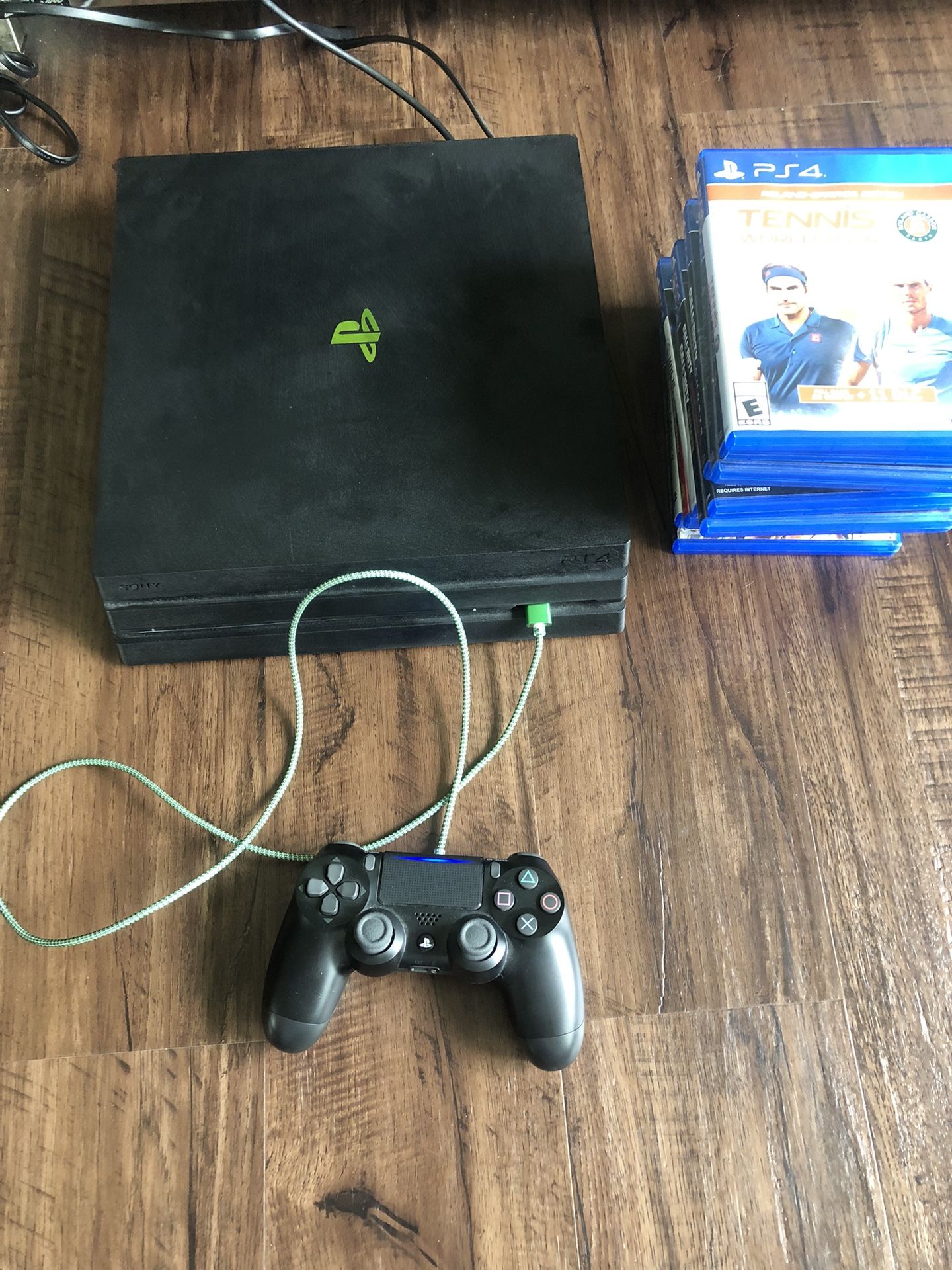 Playstation 4 With 11 Games /1 DualShock Wireless Controller