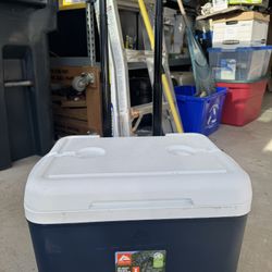 Ozark Trail 30 Quart Capacity Hard Side Wheeled Cooler 42-Can Blue