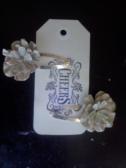 Barrettes With Blue Flowers