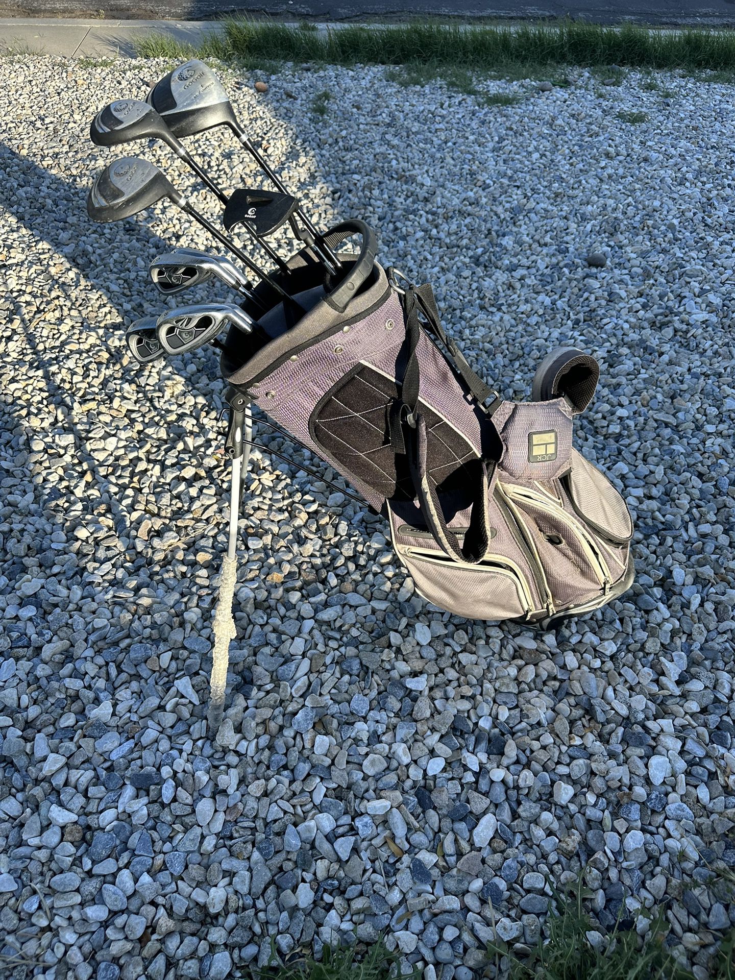 Full GoGolf Club Set With Bag! Golf Clubs!