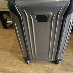 TUMI Luggage NWT