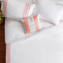 NWT Pioneer Woman White Polyester Tufted 4-Piece Full/Queen Comforter Set