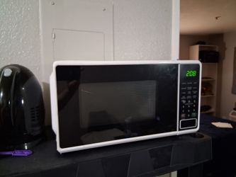 Microwave 700 watts  works great